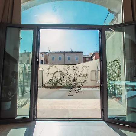 Center-town Elegant Loft Parma